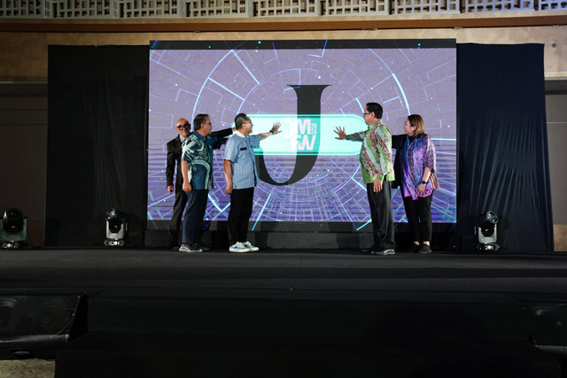 Mendag Zulkifli Hasan meluncurkan Jakarta Muslim Fashion Week (JMFW) 2024 di Jakarta, Jumat (23/6/2023). Foto: Kemendag RI