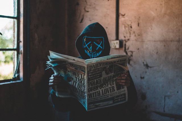 5 Cara Mengatasi Berita Hoax beserta Dampaknya. Foto: Pexels/Connor Danylenko.
