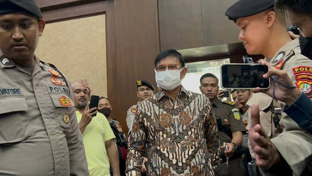 Johnny G. Plate tiba di ruang sidang PN Jakarta Pusat, Selasa (27/6/2023). Foto: Hedi/kumparan