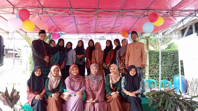 Sesi foto bersama antara perwakilan masyarakat, IKATAMA & Pemuda 26/06/23