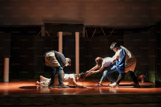 Ilustrasi jenis-jenis drama. Sumber: unsplash.com/ unsplash+