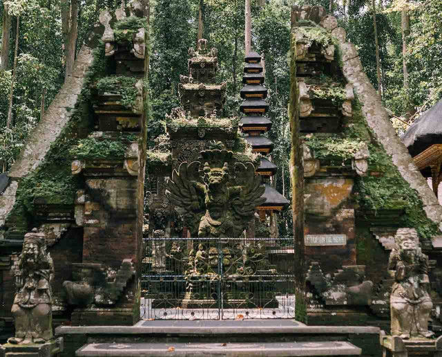 Ilustrasi sejarah Candi Bajang Ratu. Sumber foto: Pexels