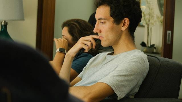 Ilustrasi irasional adalah cara berpikir yang mengedepankan emosi, sumber foto: Athena/Pexels.com