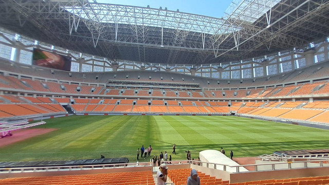 Fasilitas Jakarta Internasional Stadium (JIS) jelang rencana perhelatan Piala Dunia U-17, Senin (3/7/2023). Foto: Annisa Thahira Madina/kumparan