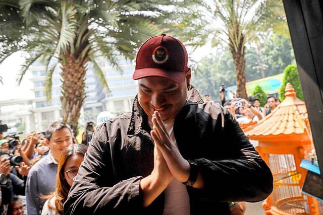 Menpora Dito Ariotedjo tiba untuk diperiksa terkait kasus korupsi BTS Kominfo, di Gedung Bundar Kejaksaan Agung, Jakarta, Senin (3/7/2023). Foto: Jamal Ramadhan/kumparan