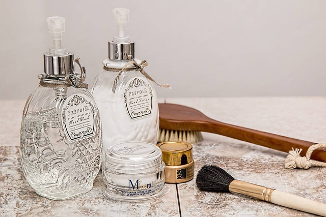 Ilustrasi manfaat micellar water, sumber: Pixabay/Steve Buissinne