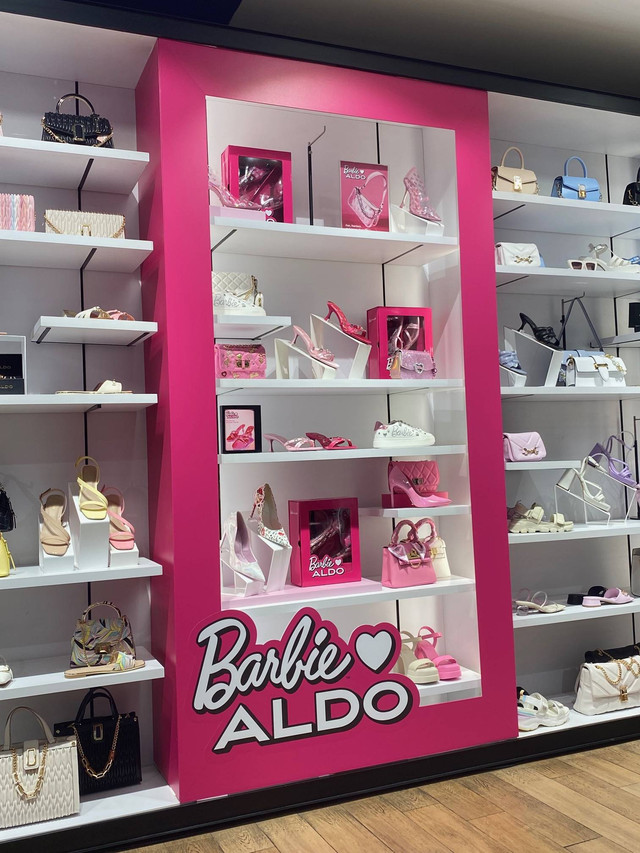  Koleksi kolaborasi Barbie x ALDO di ALDO Grand Indonesia, Jakarta, Rabu (28/6/2023). Foto: Judith Aura/kumparan
