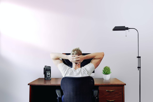 Dalam kehidupan sehari-hari, kita mungkin pernah mendengar istilah filosofi. Foto: Unsplash.com