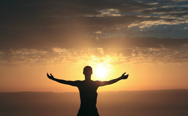 ilustrasi menggapai kebahagiaan (sumber:pixabay)
