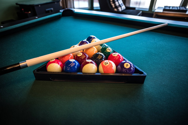 Cara Bermain Billiard, Unsplash/sjcollins59