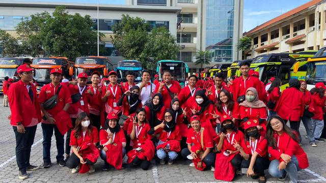 Foto kelompok KKN R21 Saat keberangkatan