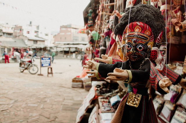 Ilustrasi oleh-oleh khas sidoarjo yang tahan lama. Foto: unsplash.com/Suraj Shakya