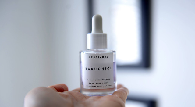 Ilustrasi Cara Menggunakan Retinol. Foto: Unsplash/Libby Saylor.