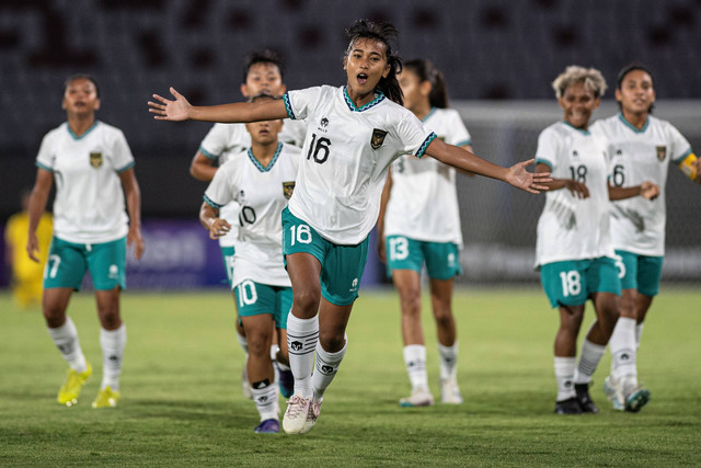 Pantiesdagi katta dumbalarning fotosuratlari