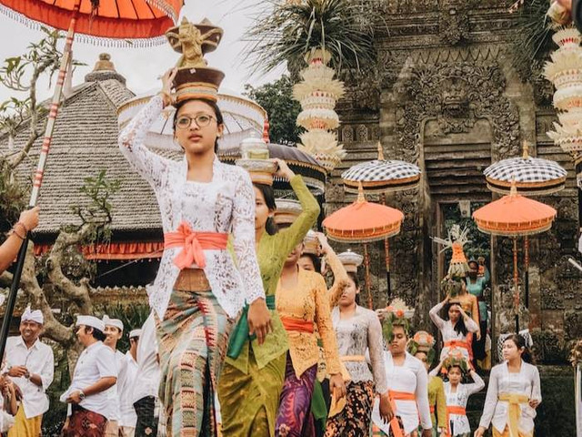 Ilustrasi keberagaman budaya. Sumber: unsplash.com/ Ruben Hutabarat