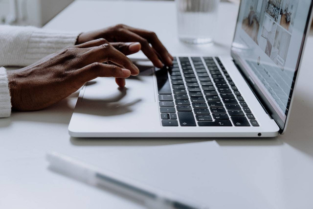 Ilustrasi Cara Daftar Online Puskesmas. Foto: Pexels.com/cottonbro studio