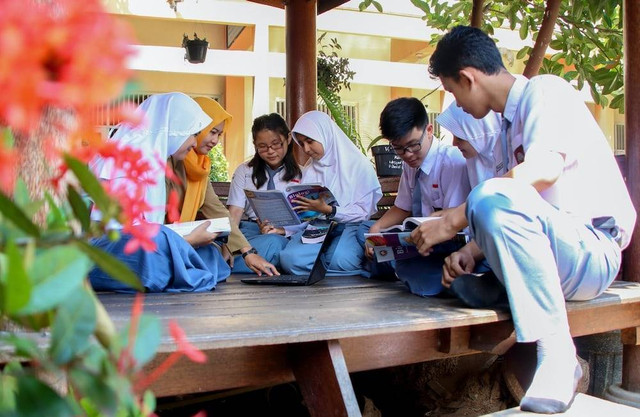Ilustrasi Jadwal Masuk Sekolah Jawa Barat  Sumber Unsplash/Ed Us