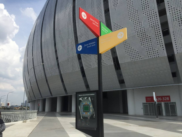 Penanda zona di Jakarta International Stadium (JIS). Foto: Agaton Kenshanahan/kumparan