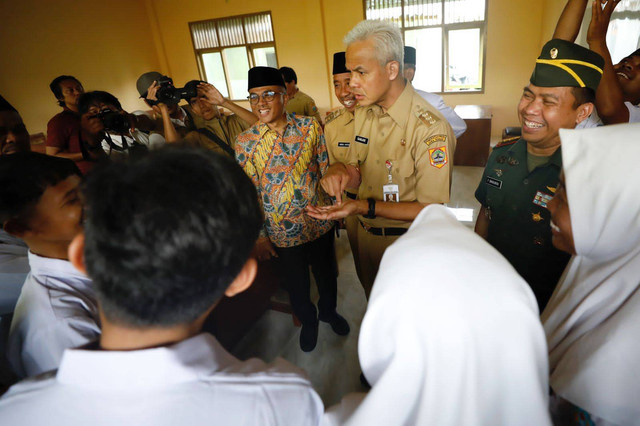 Gubernur Jateng Ganjar Pranowo meresmikan SMK Arrohmaniyah yang terletak di Desa Kanoman, Kecamatan Pamotan, Kabupaten Rembang pada Senin (10/7) siang.  Foto: Dok. Istimewa
