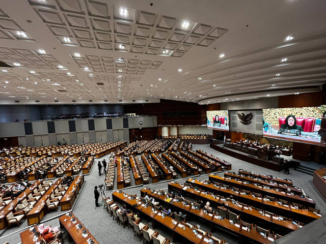 Rapat Paripurna pengesehan RUU Kesehatan di ruang rapat paripurna, Selasa (12/7)  Foto: Haya Syahira/kumparan