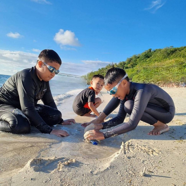 hamparan pasir putih pantai Boneoge (dok. pribadi)