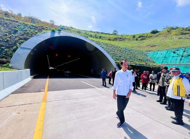 Presiden Jokowi di peresmian Tol Cisumdawu. Foto: Biro Pers Sekretariat Presiden