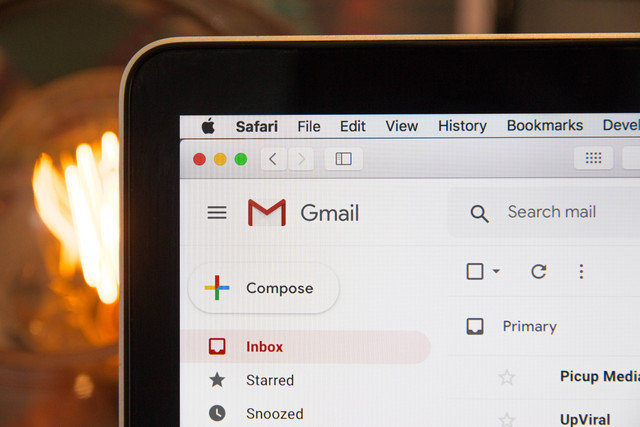 illustrasi Cara Hapus Akun Gmail Permanen di HP dengan Mudah. Unsplash.com.