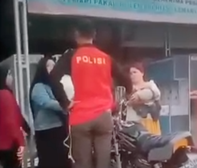 Tangkapan layar saat polisi mencaci-maki warga. Dok: Ist.