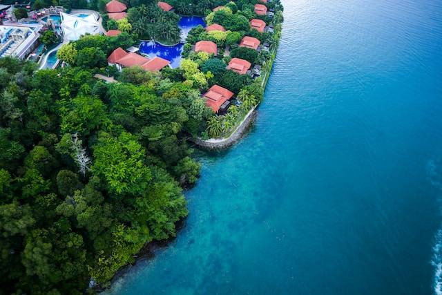 Sentosa Resort. Hotel di Singapura yang ada aquarium. Sumber: Unsplash / Sreehari Devadas
