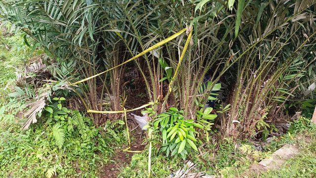 Lokasi pencarian potongan tubuh mayat yang diduga korban mutilasi di Jembatan Kelor Sungai Bedog, Bangunkerto, Turi, Kabupaten Sleman, Kamis (13/7/2023). Foto: Arfiansyah Panji Purnandaru/kumparan