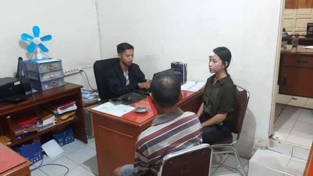 Trifosa Maiulandari (15 tahun), pelajar SMAN 3 Sintang, yang jadi korban jambret saat melintas di Jalan Dharma Putra. (Foto: Yusrizal/Hi! Pontianak)