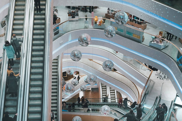 Ilustrasi Mall di Jatinangor, Sumber: Unsplash/Viktor Bystrov