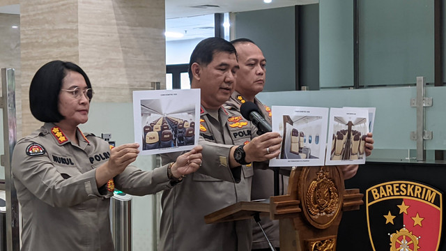 Jumpa pers pembelian pesawat baru Polri di Mabes Polri, Jumat (14/7/2023).  Foto: Jonathan Devin/kumparan