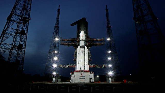 India meluncurkan wahana Chandrayaan-3 untuk misi mencari air di Kutub Selatan Bulan. Foto: ISRO/Twitter