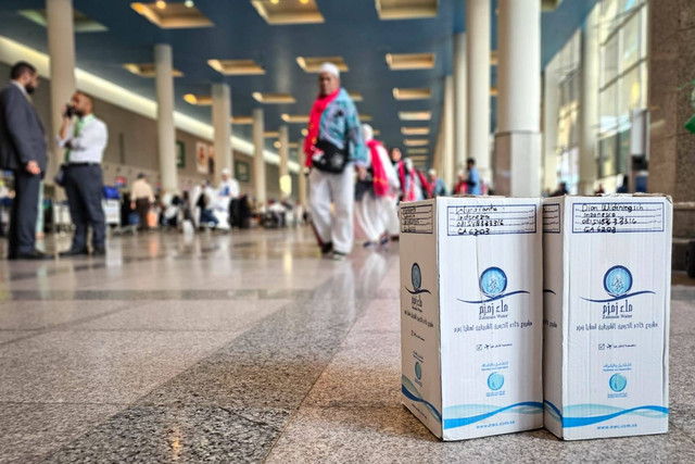 Sejumlah air Zamzam tambahan buat jemaah haji mulai dikirim ke RI. Foto: Ahmad Romadoni/kumparan