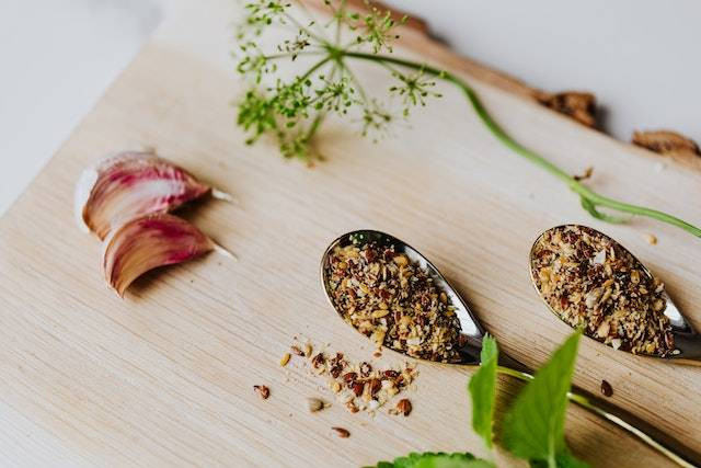 fungsi kemiri dalam masakan. Sumber: pexels.com/Karolina Grabowska