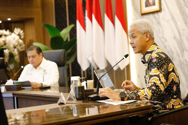 Gubernur Jawa Tengah Ganjar Pranowo dalam Rapat Koordinasi Pembahasan PSN di Jateng yang diselenggarakan Kemenko Bidang Perekonomian RI pada Senin (17/7/2023). Foto: Dok. Istimewa