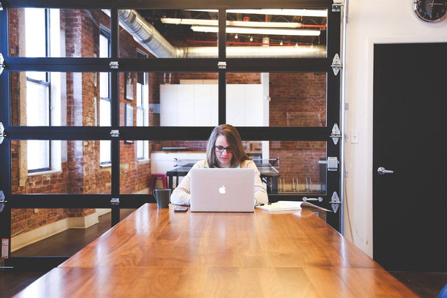 Ilustrasi korporat adalah - Sumber: pixabay.com/startupstockphotos