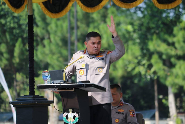 Kabaharkam Polri Komjen Pol Fadil Imran memberikan kuliah umum kepada siswa SIP Angkatan ke 52 Tahun 2023. Foto: Polri