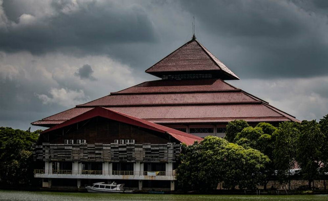 Ilustrasi Cara Daftar Ulang PENS Sumber Unsplash/Affan Fadhlan