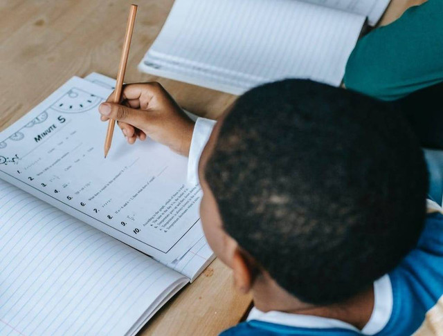 Ilustrasi doa untuk anak masuk sekolah. Foto: Unsplash. 