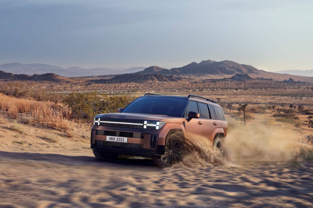 Hyundai Santa Fe generasi kelima yang desainnya jadi boxy. Foto: dok. Hyundai