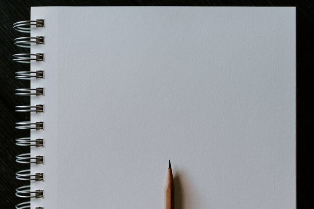 Ilustrasi Contoh Soal Konsentrasi Larutan Kelas 12, Sumber: Unsplash/Kelly Sikkema