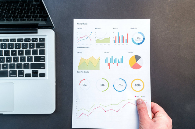Dalam dunia informasi yang kian berkembang pesat, analisis menjadi proses kritis yang membantu kita memahami data dan informasi dengan lebih mendalam. Foto: Pexels.com