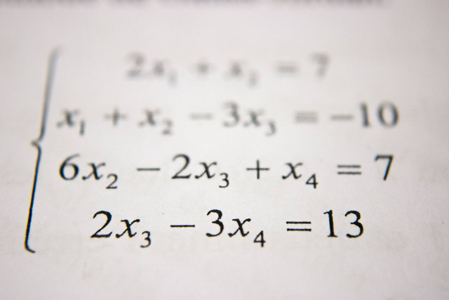 Ilustrasi Kunci Jawaban Matematika Kelas 9 Halaman 31. Sumber: Unsplash/Antoine Dautry