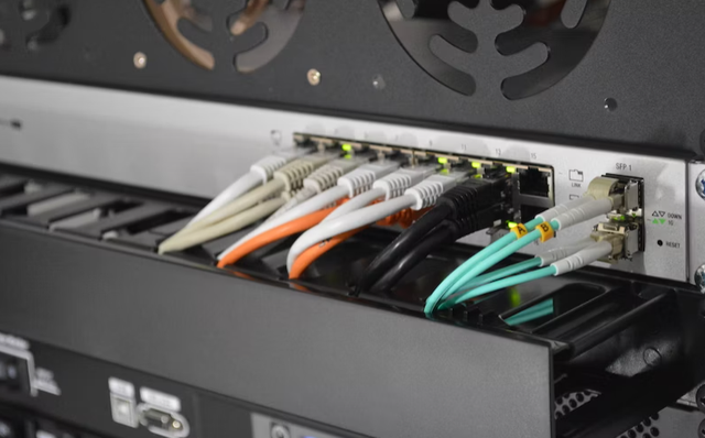 Jaringan Komputer Adalah. Sumber: Unsplash/Thimas Jensen