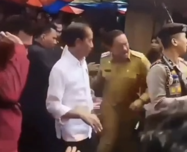 Momen saat Bupati Bengkulu Utara, Mian, ditarik paksa. Dok: Ist.