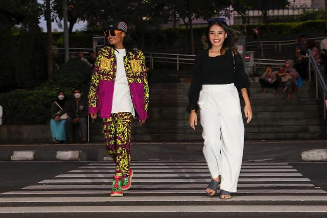 Bonge cs saat beraksi di Citayam Fashion Week (CFW), Sabtu (22/7/2023). Foto: Dok. Istimewa