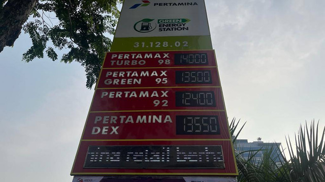 Pertamax Green 95 di SPBU MT Haryono, Senin ([24/7/2023). Dok Fariza Ananda/kumparan