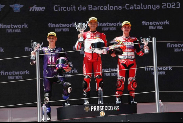 Fadillah Arbi Aditama saat menjuarai FIM JuniorGP 2023 Catalunya, Spanyol.
 Foto: Instagram/@astrahondaracingteam